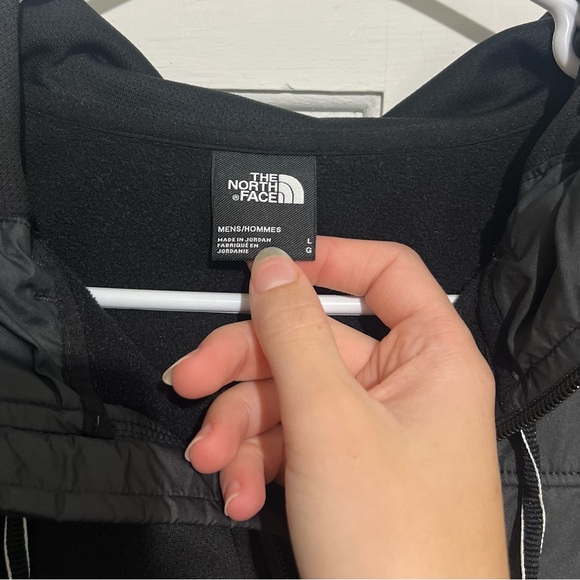 men’s north face hooded jacket - Picture 3 of 5